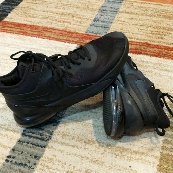 Nike Other - Airmax high top basketball shoes